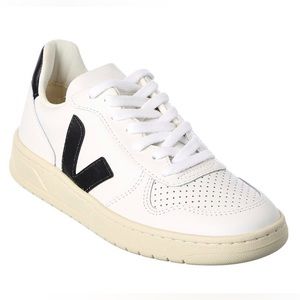 Veja V-10 leather sneakers, new with tags/in box, size 8